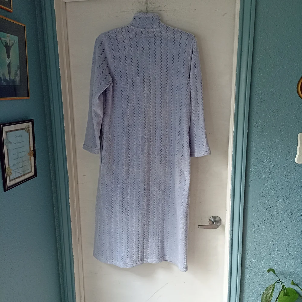 Oscar de la Renta Soft Blue Robe - Picture 3 of 3